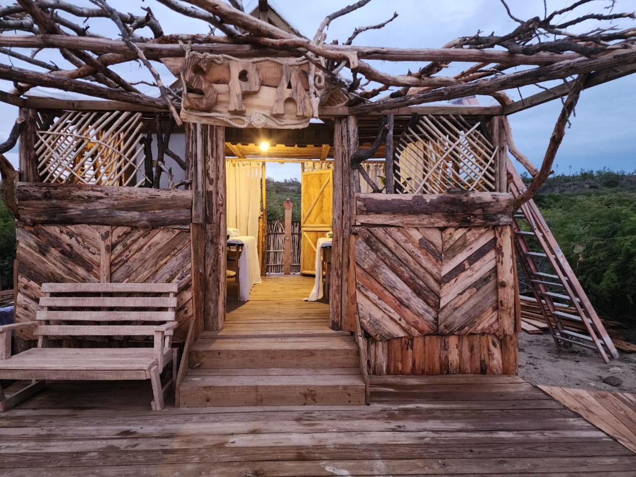 Glamping Ecolodge Cueva De Las Aguilas Pedernales Exterior photo
