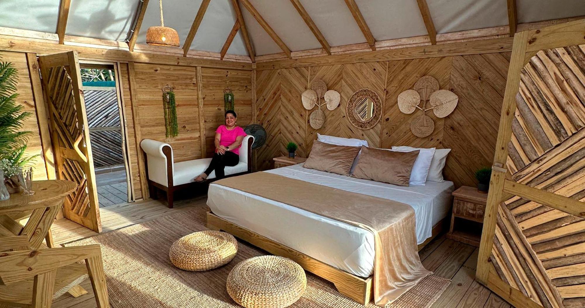 Glamping Ecolodge Cueva De Las Aguilas Pedernales Exterior photo